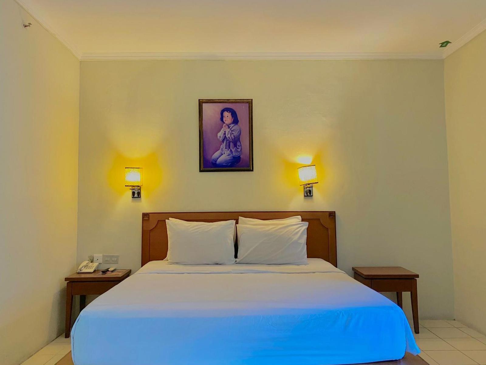 Pia Hotel تْشيريبون المظهر الخارجي الصورة